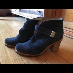 UGG SUEDE BOOT